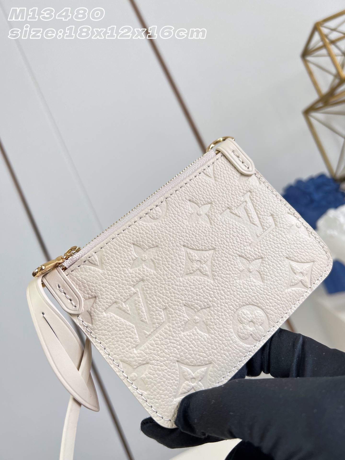 【顶级原单 M13480白压花 】M2A356 本款 All In BB 手袋以 Monogram Empreinte 