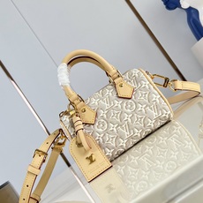 【顶级原单 M28502 】本款 Nano Speedy 手袋为触感细腻的提花帆布融入 Monogram Emblème 【顶级原单 M28502 】本款 Nano Speedy 手袋为触感细腻的提花帆布融入 Monogram Emblème