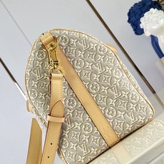 【顶级原单 M29670 】本款 Keepall Bandoulière 45 旅行袋取材 Monogram Emblè 【顶级原单 M29670 】本款 Keepall Bandoulière 45 旅行袋取材 Monogram Emblè