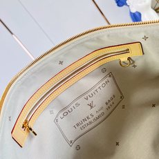 【顶级原单 M29670 】本款 Keepall Bandoulière 45 旅行袋取材 Monogram Emblè 【顶级原单 M29670 】本款 Keepall Bandoulière 45 旅行袋取材 Monogram Emblè