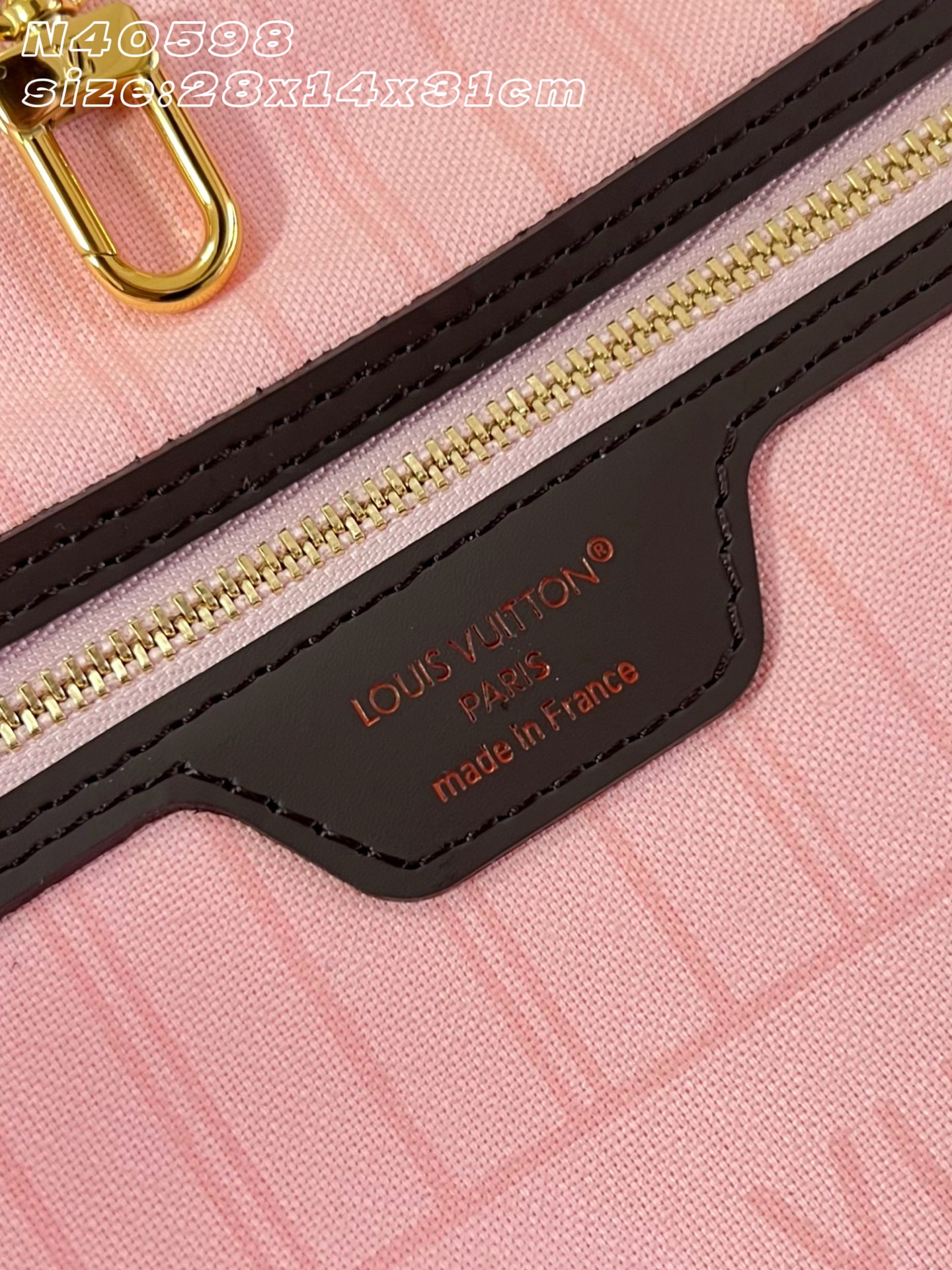 【顶级原单 N40598/钢五金 】本款 Neverfull 中号托特包为 Damier Ebene 帆布勾勒牛皮革饰边
