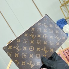 【顶级原单 M40366/钢五金 】本款 Neverfull 中号托特包为 Damier Ebene 帆布勾勒牛皮革饰边 【顶级原单 M40366/钢五金 】本款 Neverfull 中号托特包为 Damier Ebene 帆布勾勒牛皮革饰边