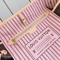 【顶级原单 M40366/钢五金 】本款 Neverfull 中号托特包为 Damier Ebene 帆布勾勒牛皮革饰边 【顶级原单 M40366/钢五金 】本款 Neverfull 中号托特包为 Damier Ebene 帆布勾勒牛皮革饰边