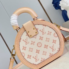 【顶级原单 M27961 】這款Boîte Chapeau PM以Monogram Origine塗層帆布精心製作,重新 【顶级原单 M27961 】這款Boîte Chapeau PM以Monogram Origine塗層帆布精心製作,重新