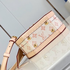 【顶级原单 M27961 】這款Boîte Chapeau PM以Monogram Origine塗層帆布精心製作,重新 【顶级原单 M27961 】這款Boîte Chapeau PM以Monogram Origine塗層帆布精心製作,重新