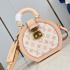 【顶级原单 M27961 】這款Boîte Chapeau PM以Monogram Origine塗層帆布精心製作,重新 【顶级原单 M27961 】這款Boîte Chapeau PM以Monogram Origine塗層帆布精心製作,重新