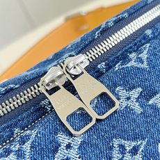 【顶级原单 M27640】本款 Rush 腰包取材 Monogram 花卉丹宁布,为 Monogram 图案点缀花卉刺绣 【顶级原单 M27640】本款 Rush 腰包取材 Monogram 花卉丹宁布,为 Monogram 图案点缀花卉刺绣