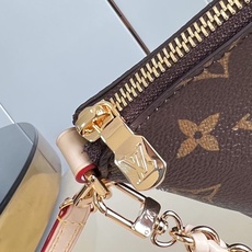 【顶级原单 M29099 】本款 Multipass Mini 手袋以经典 Monogram 帆布重释 Multipas 【顶级原单 M29099 】本款 Multipass Mini 手袋以经典 Monogram 帆布重释 Multipas