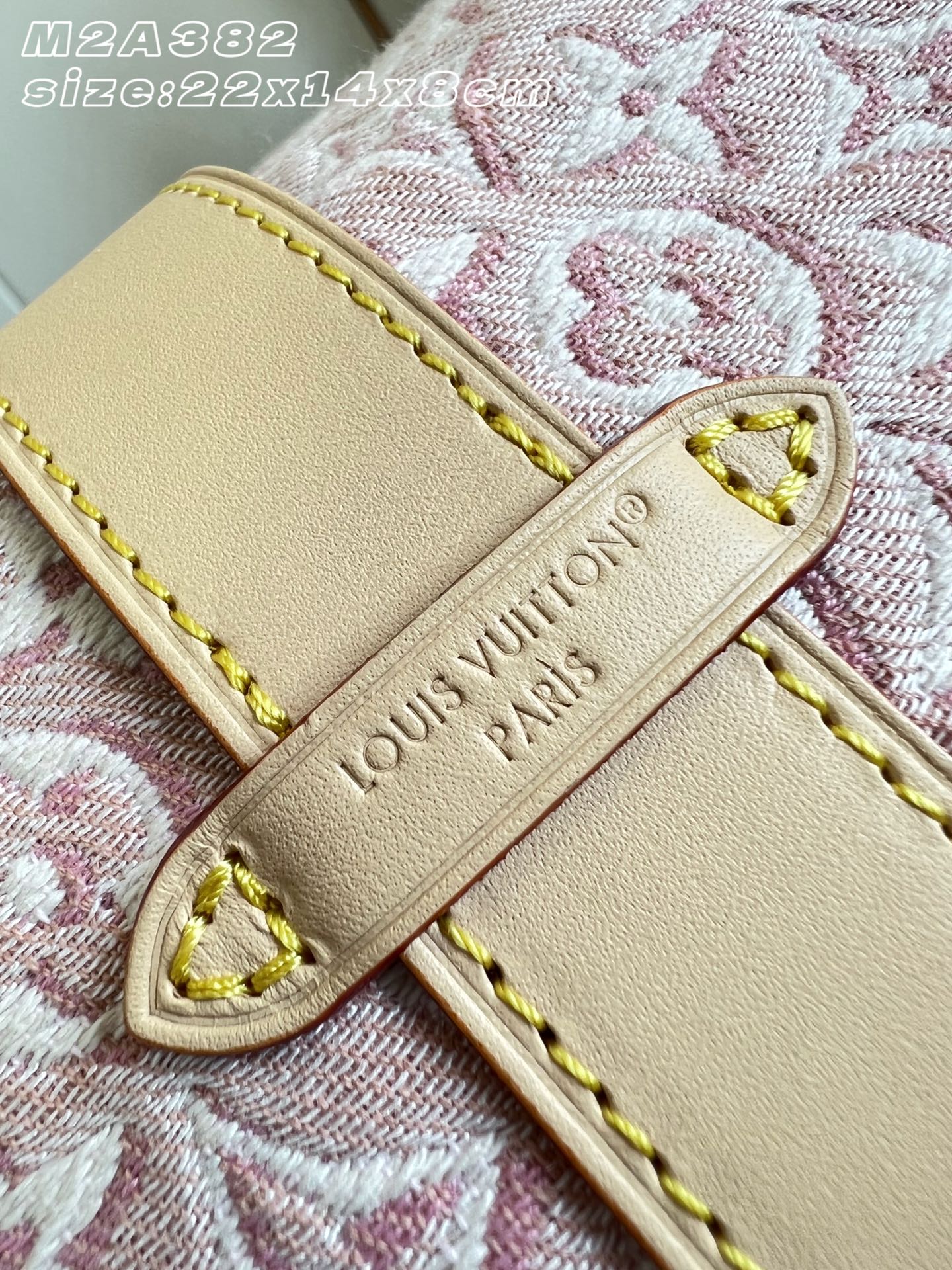 【顶级原单 M2A382 】本款优雅 Pochette Mia 手袋聚焦 Monogram Emblème 标识,致敬品 【顶级原单 M2A382 】本款优雅 Pochette Mia 手袋聚焦 Monogram Emblème 标识,致敬品