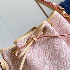 【顶级原单 M28714 】Noé 手袋焕新演绎 Monogram Emblème 版本,提花织物灵感源自路易威登 18 【顶级原单 M28714 】Noé 手袋焕新演绎 Monogram Emblème 版本,提花织物灵感源自路易威登 18