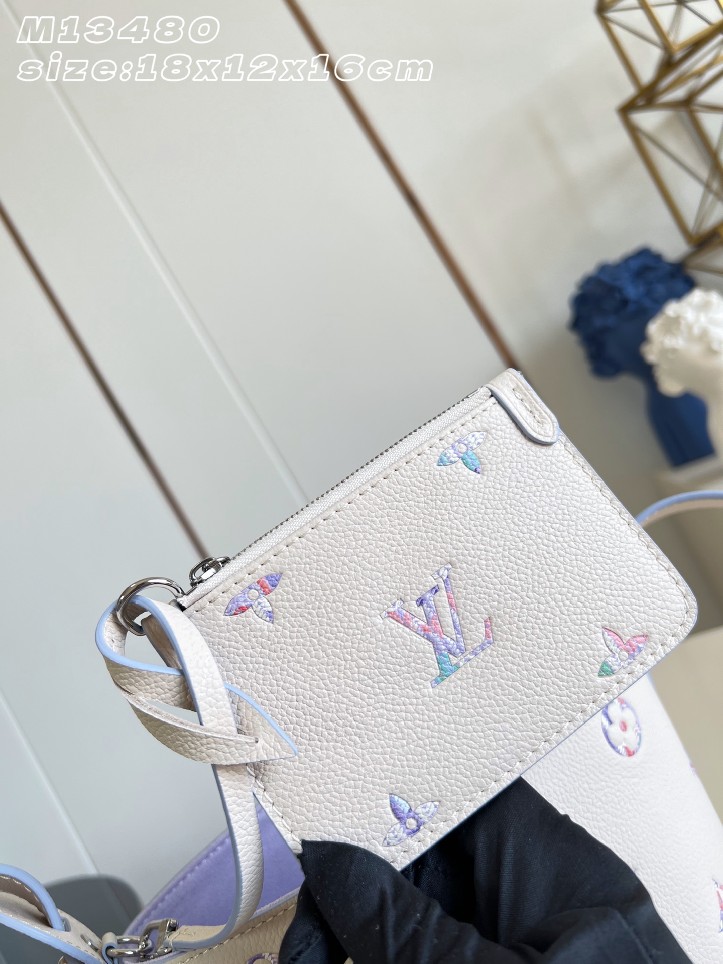 【顶级原单 M13480幻彩紫 】M29835 本款 All In BB 手袋以经典 Monogram Empreint