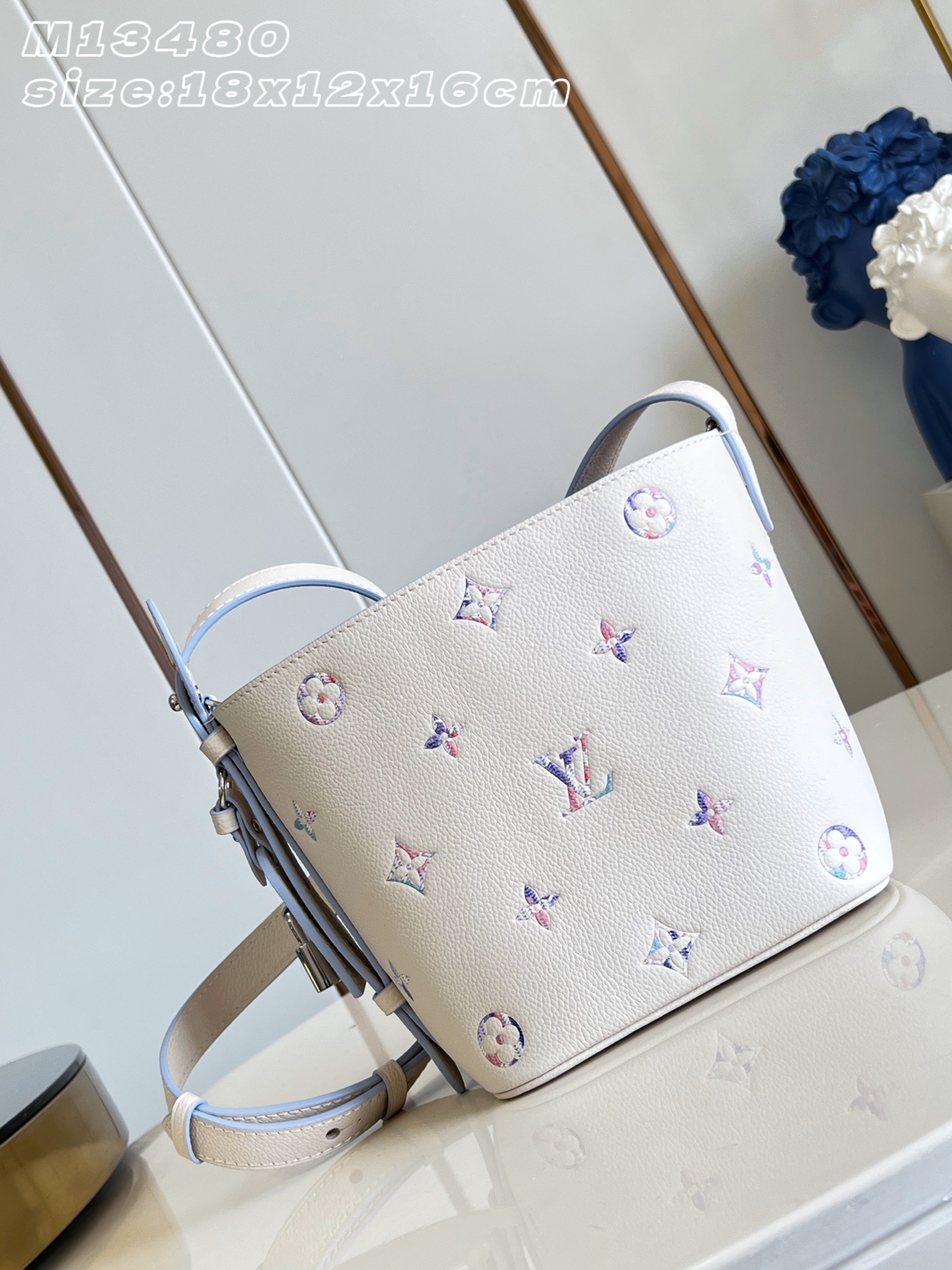 【顶级原单 M13480幻彩紫 】M29835 本款 All In BB 手袋以经典 Monogram Empreint 【顶级原单 M13480幻彩紫 】M29835 本款 All In BB 手袋以经典 Monogram Empreint