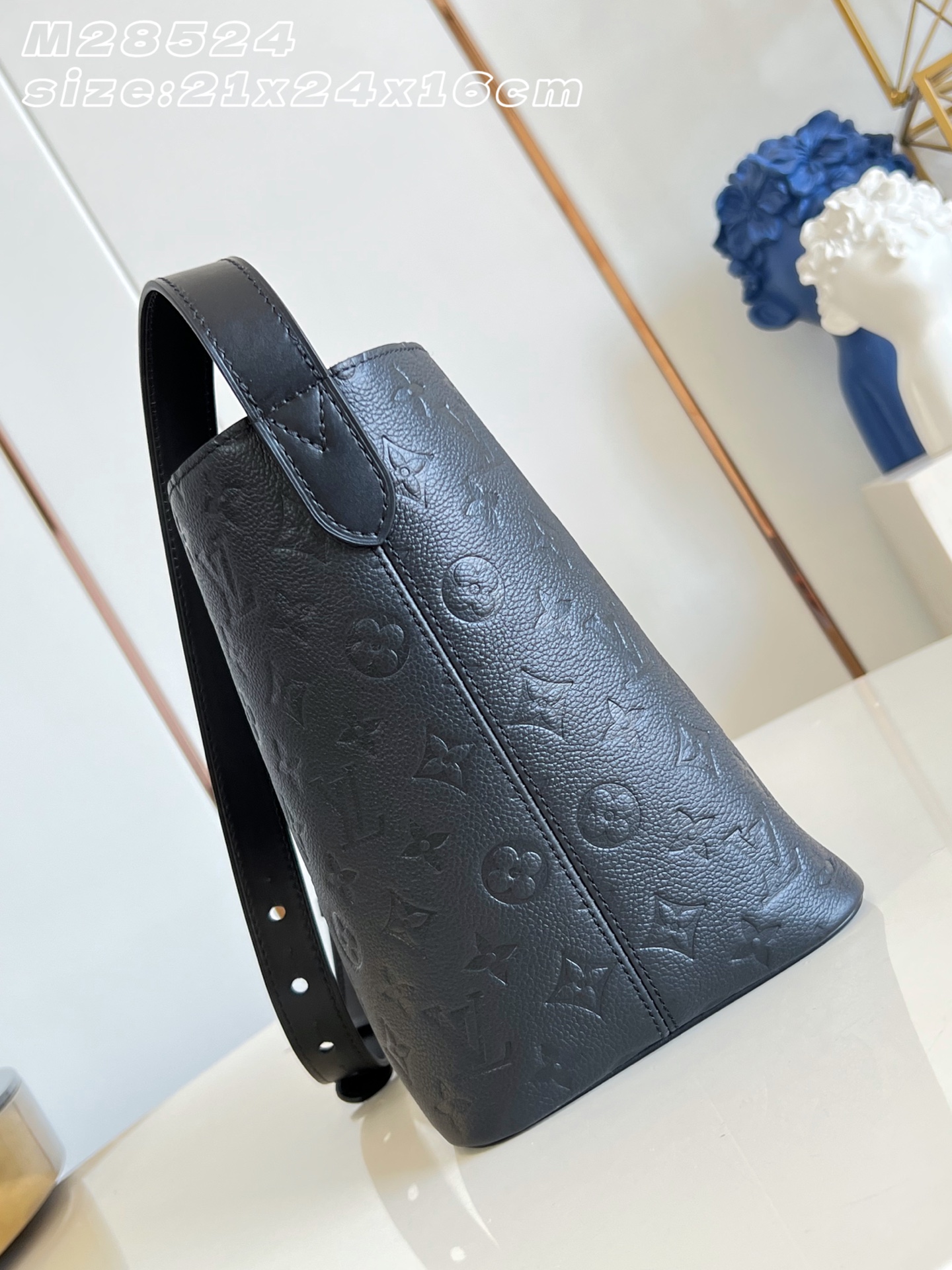 【顶级原单 M28524黑压花 】M29090 本款 All In 中号手袋采用 Monogram Empreinte 
