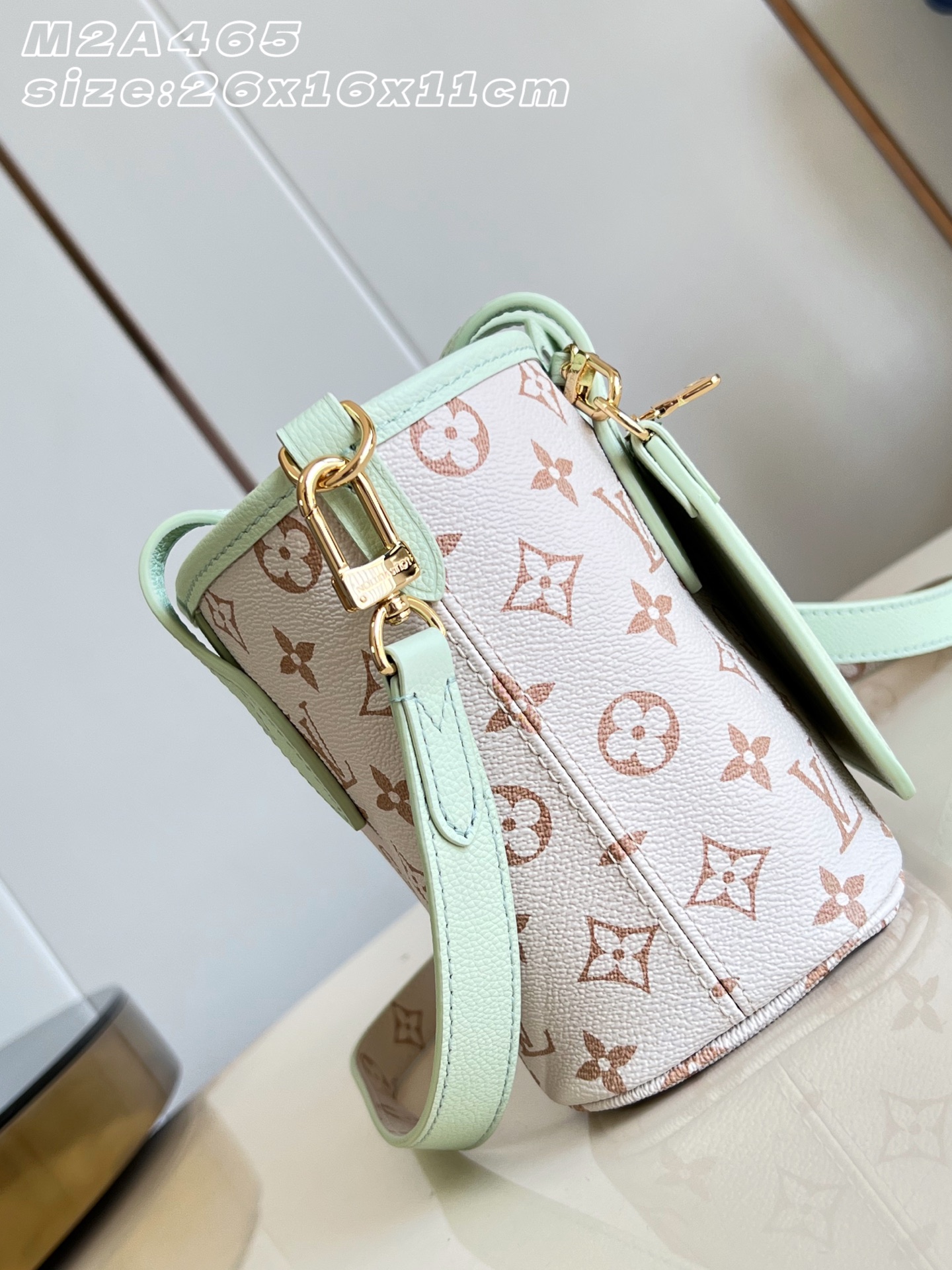 【顶级原单 M2A465 】本款 Neverfull Inside Out BB 手袋焕新呈现 Monogram Dun