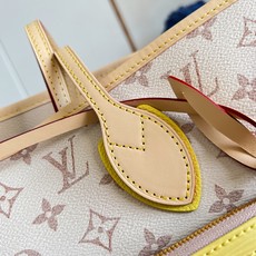 【顶级原单 M2A095 】 LV Crafty 系列焕新演绎 House 品牌的 Monogram Dune 标志性 【顶级原单 M2A095 】 LV Crafty 系列焕新演绎 House 品牌的 Monogram Dune 标志性