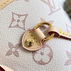 【顶级原单 M2A095 】 LV Crafty 系列焕新演绎 House 品牌的 Monogram Dune 标志性 【顶级原单 M2A095 】 LV Crafty 系列焕新演绎 House 品牌的 Monogram Dune 标志性