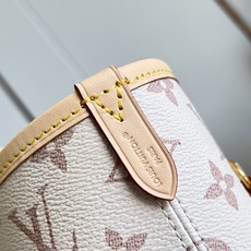 【顶级原单 M2A095 】 LV Crafty 系列焕新演绎 House 品牌的 Monogram Dune 标志性 【顶级原单 M2A095 】 LV Crafty 系列焕新演绎 House 品牌的 Monogram Dune 标志性