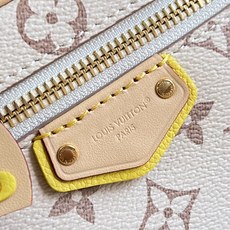【顶级原单 M29782 】Vanity Chain Pouch 手袋自路易威登典藏硬箱汲取灵感,尽显品牌旅行传承,此款 【顶级原单 M29782 】Vanity Chain Pouch 手袋自路易威登典藏硬箱汲取灵感,尽显品牌旅行传承,此款