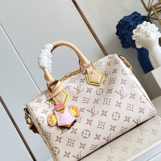 【顶级原单 M2A038 】LV Crafty 系列呈现精巧 Speedy Bandoulière 手袋,致意夏日妙趣精 【顶级原单 M2A038 】LV Crafty 系列呈现精巧 Speedy Bandoulière 手袋,致意夏日妙趣精