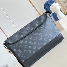 【顶级原单 M28630 】本款 Courrier 邮差包取材 Monogram Eclipse 涂层帆布,重塑经典邮差 【顶级原单 M28630 】本款 Courrier 邮差包取材 Monogram Eclipse 涂层帆布,重塑经典邮差