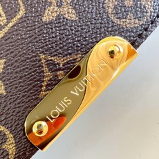 【顶级原单 M2A191 】本款 Bastille 小号手袋取材 Monogram Archive 涂层帆布,以紧凑轻盈 【顶级原单 M2A191 】本款 Bastille 小号手袋取材 Monogram Archive 涂层帆布,以紧凑轻盈