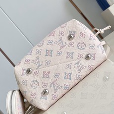 【顶级原单 M57068梦幻紫 】M2A168 本款 Link Quartz 版 Bella 手袋取材品牌经典穿孔镂花皮 【顶级原单 M57068梦幻紫 】M2A168 本款 Link Quartz 版 Bella 手袋取材品牌经典穿孔镂花皮