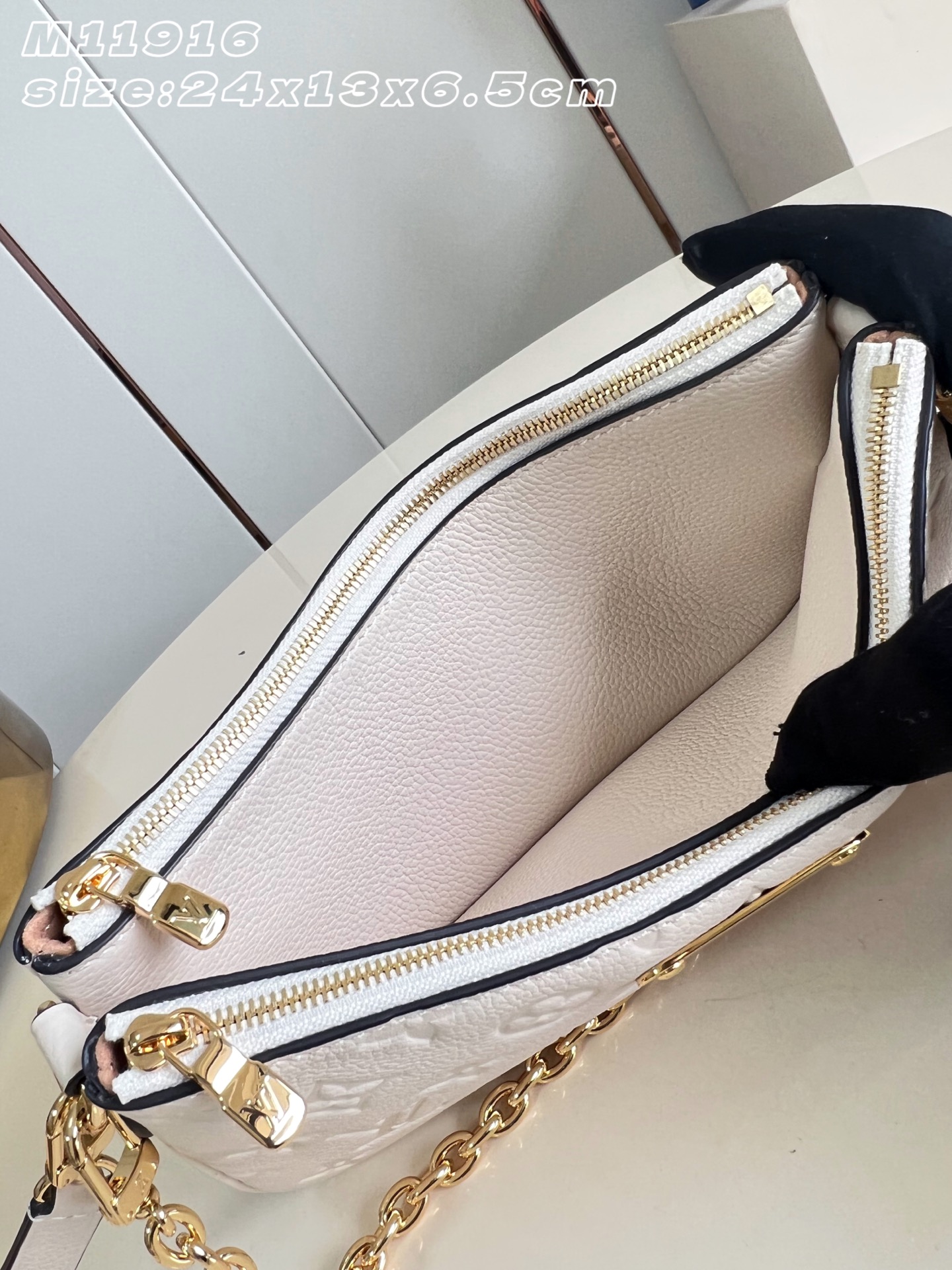 【顶级原单 M11916奶白压花 】M3A838 Monogram Empreinte 皮革的Liv pochette可