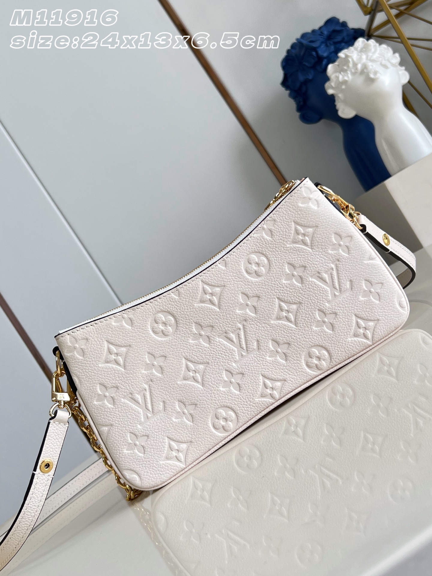 【顶级原单 M11916奶白压花 】M3A838 Monogram Empreinte 皮革的Liv pochette可