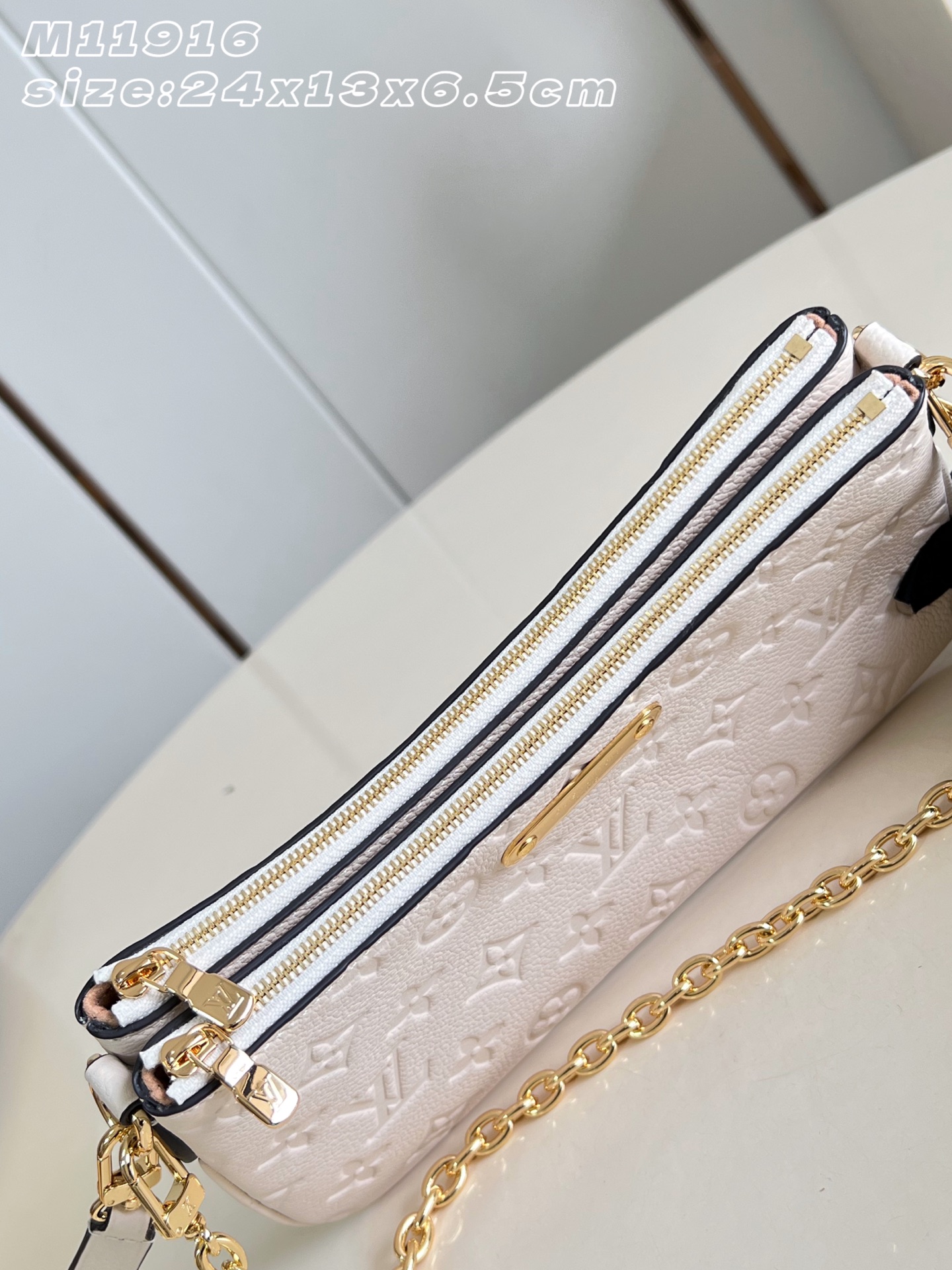 【顶级原单 M11916奶白压花 】M3A838 Monogram Empreinte 皮革的Liv pochette可