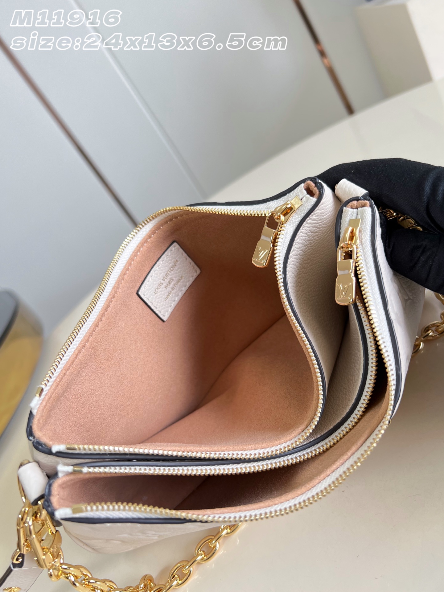 【顶级原单 M11916奶白压花 】M3A838 Monogram Empreinte 皮革的Liv pochette可