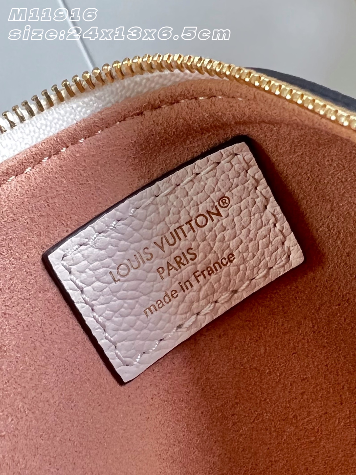 【顶级原单 M11916奶白压花 】M3A838 Monogram Empreinte 皮革的Liv pochette可