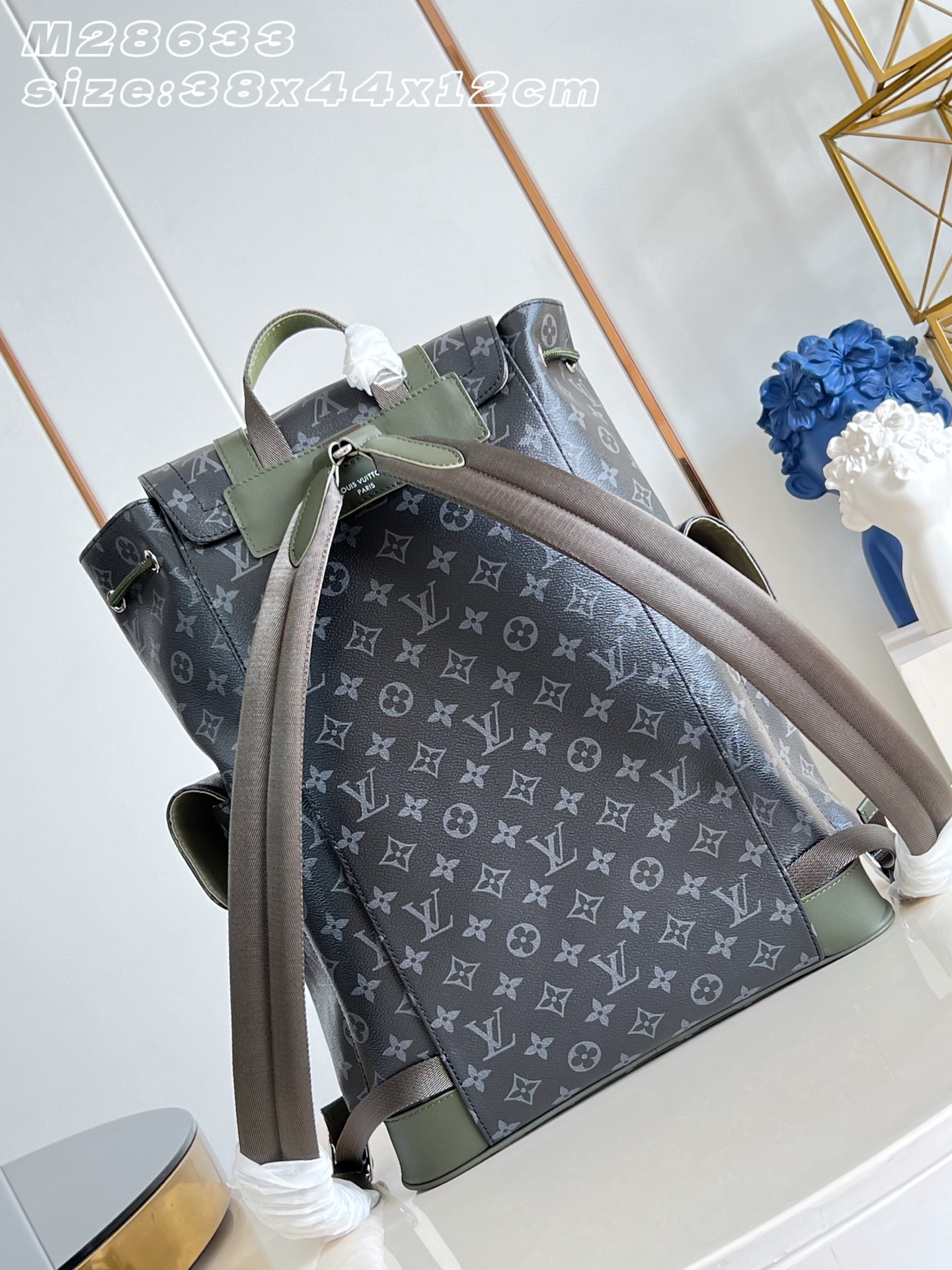 【顶级原单 M28633 】本款 Christopher 中号双肩包结合 Monogram Eclipse 帆布和雅致皮