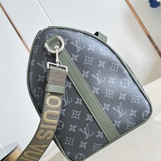【顶级原单 M28837 】本款 Keepall Bandoulière 45 旅行袋采用Monogram Eclips 【顶级原单 M28837 】本款 Keepall Bandoulière 45 旅行袋采用Monogram Eclips