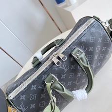 【顶级原单 M28639 】本款 Keepall Bandoulière 35 手袋采用 Monogram Eclips 【顶级原单 M28639 】本款 Keepall Bandoulière 35 手袋采用 Monogram Eclips