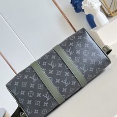 【顶级原单 M28639 】本款 Keepall Bandoulière 35 手袋采用 Monogram Eclips 【顶级原单 M28639 】本款 Keepall Bandoulière 35 手袋采用 Monogram Eclips