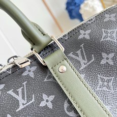 【顶级原单 M28639 】本款 Keepall Bandoulière 35 手袋采用 Monogram Eclips 【顶级原单 M28639 】本款 Keepall Bandoulière 35 手袋采用 Monogram Eclips