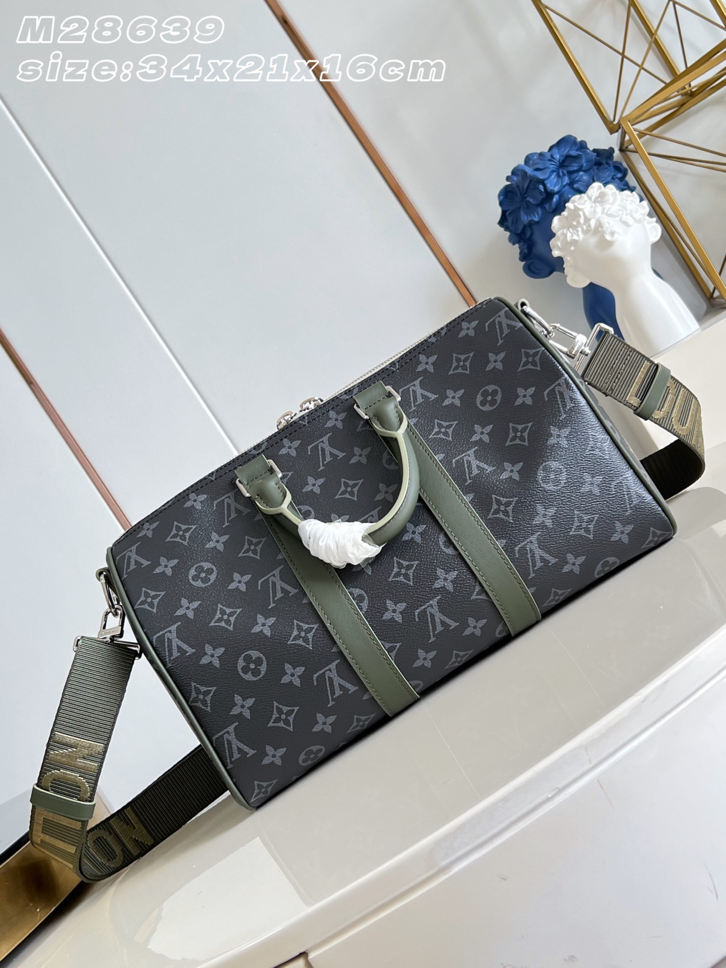 【顶级原单 M28639 】本款 Keepall Bandoulière 35 手袋采用 Monogram Eclips 【顶级原单 M28639 】本款 Keepall Bandoulière 35 手袋采用 Monogram Eclips