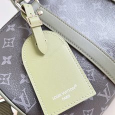 【顶级原单 M28639 】本款 Keepall Bandoulière 35 手袋采用 Monogram Eclips 【顶级原单 M28639 】本款 Keepall Bandoulière 35 手袋采用 Monogram Eclips