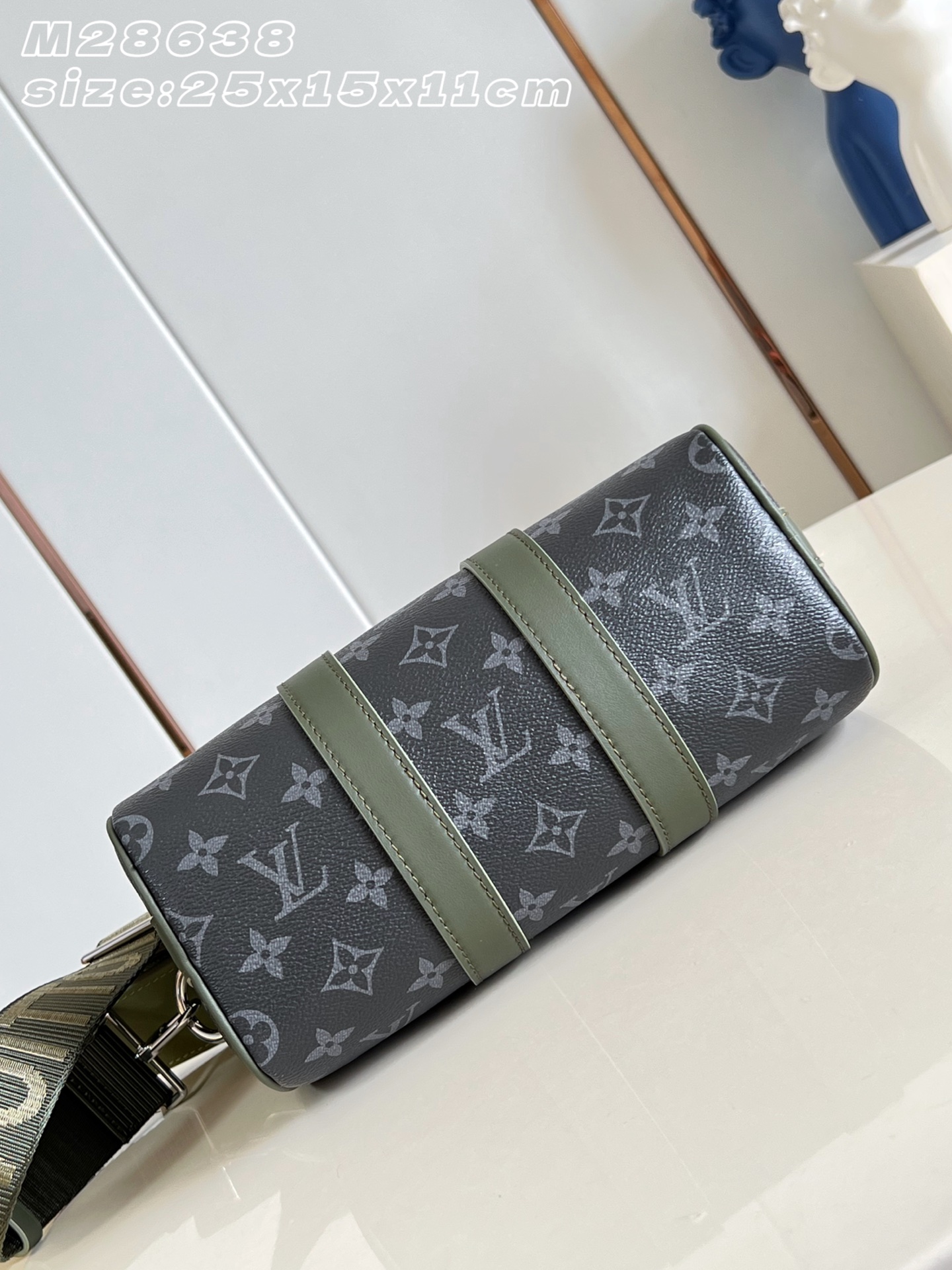 【顶级原单 M28638 】本款 Keepall Bandoulière 25 手袋溯源 2000 年代日本街头潮流,为 【顶级原单 M28638 】本款 Keepall Bandoulière 25 手袋溯源 2000 年代日本街头潮流,为