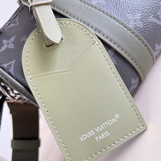 【顶级原单 M28638 】本款 Keepall Bandoulière 25 手袋溯源 2000 年代日本街头潮流,为 【顶级原单 M28638 】本款 Keepall Bandoulière 25 手袋溯源 2000 年代日本街头潮流,为