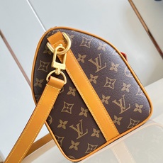 【顶级原单 M2A210 】本款 Keepall Bandoulière 35 手袋以 Monogram Archive 【顶级原单 M2A210 】本款 Keepall Bandoulière 35 手袋以 Monogram Archive