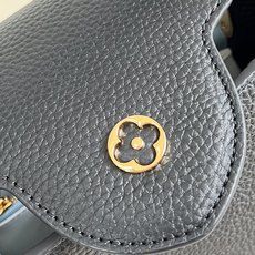 【顶级原单 M29608黑/小号 】本款 Capucines BB 手袋出自 Flowergram 系列,将路易威登经典 【顶级原单 M29608黑/小号 】本款 Capucines BB 手袋出自 Flowergram 系列,将路易威登经典