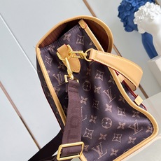 【顶级原单 M2A425 】這款Jet Lag Bag採用Louis Vuitton Silk Tech製造,運用革新技 【顶级原单 M2A425 】這款Jet Lag Bag採用Louis Vuitton Silk Tech製造,運用革新技