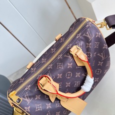 【顶级原单 M2A454 】本款 Speedy Bandoulière 30 手袋以现代手法演绎经典美学,于 Monog 【顶级原单 M2A454 】本款 Speedy Bandoulière 30 手袋以现代手法演绎经典美学,于 Monog