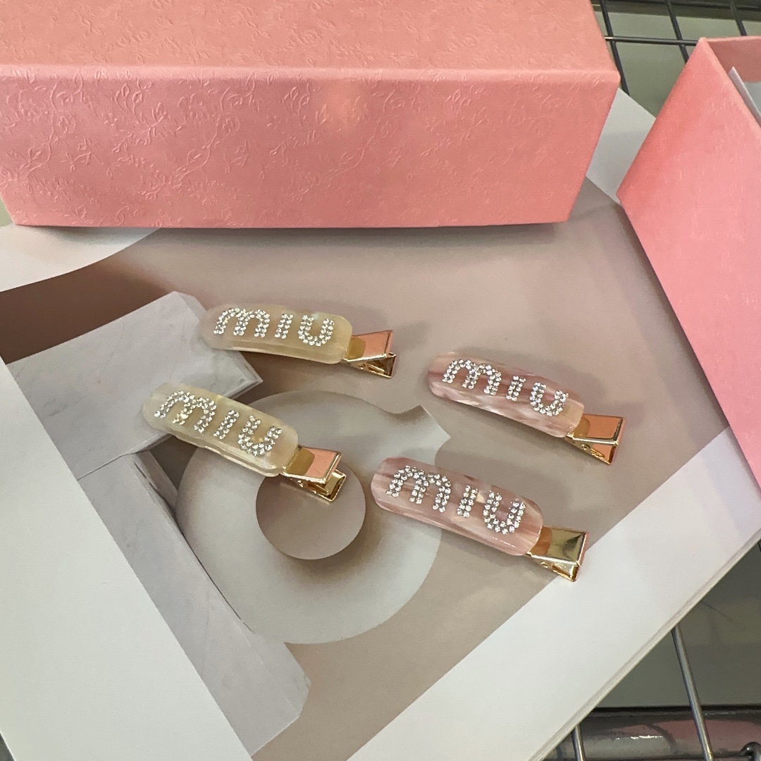 NO:277114,P with packaging box (one pair) Miumiu's new side clip bangs, candy color series, simple and elegant, practical and versatile, worth buying!  Hair accessories, hairpins, miumiu, hairpins19860909P 配包装盒（一对） miumiu新款边夹刘海夹,糖果色系列,简单优雅,实用百搭,值得入手！发饰,发夹,miumiu,hairpins,accessory