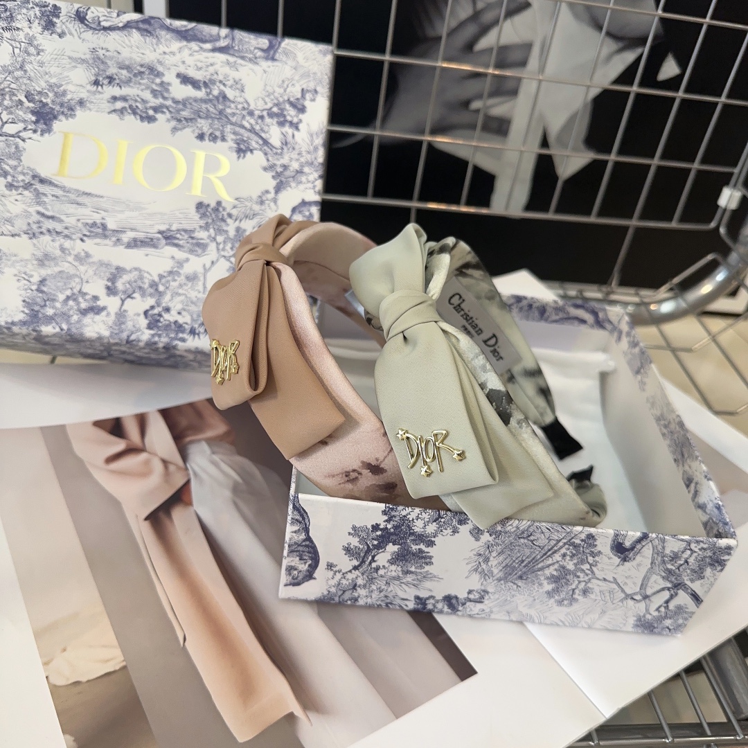 NO:277121,With packaging box Dior's new headband, summer fresh series, a magical tool for turning beautiful women!  Fashion trend, very good-looking, definitely worth buying hair accessories, hairpins, dior, dior, hairpins19860909配包装盒 Dior（迪奥）新款发箍,夏日小清新系列,小姐姐变美神器！时尚潮流,非常好看,绝对值得入手发饰,发夹,dior,dior,hairpins,accessory