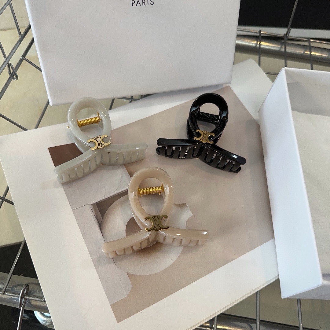 NO:277810,P with packaging box CELINE Arc de Triomphe new style grab clip, exquisite and comfortable, practical and versatile!  Goddess essential items hairpins, hairpins, celine, celine, hairpins19860909P 配包装盒 CELINE（赛琳）凯旋门新款抓夹,精致舒适,实用百搭！女神必备单品发夹,发夹,celine,celine,hairpins,accessory