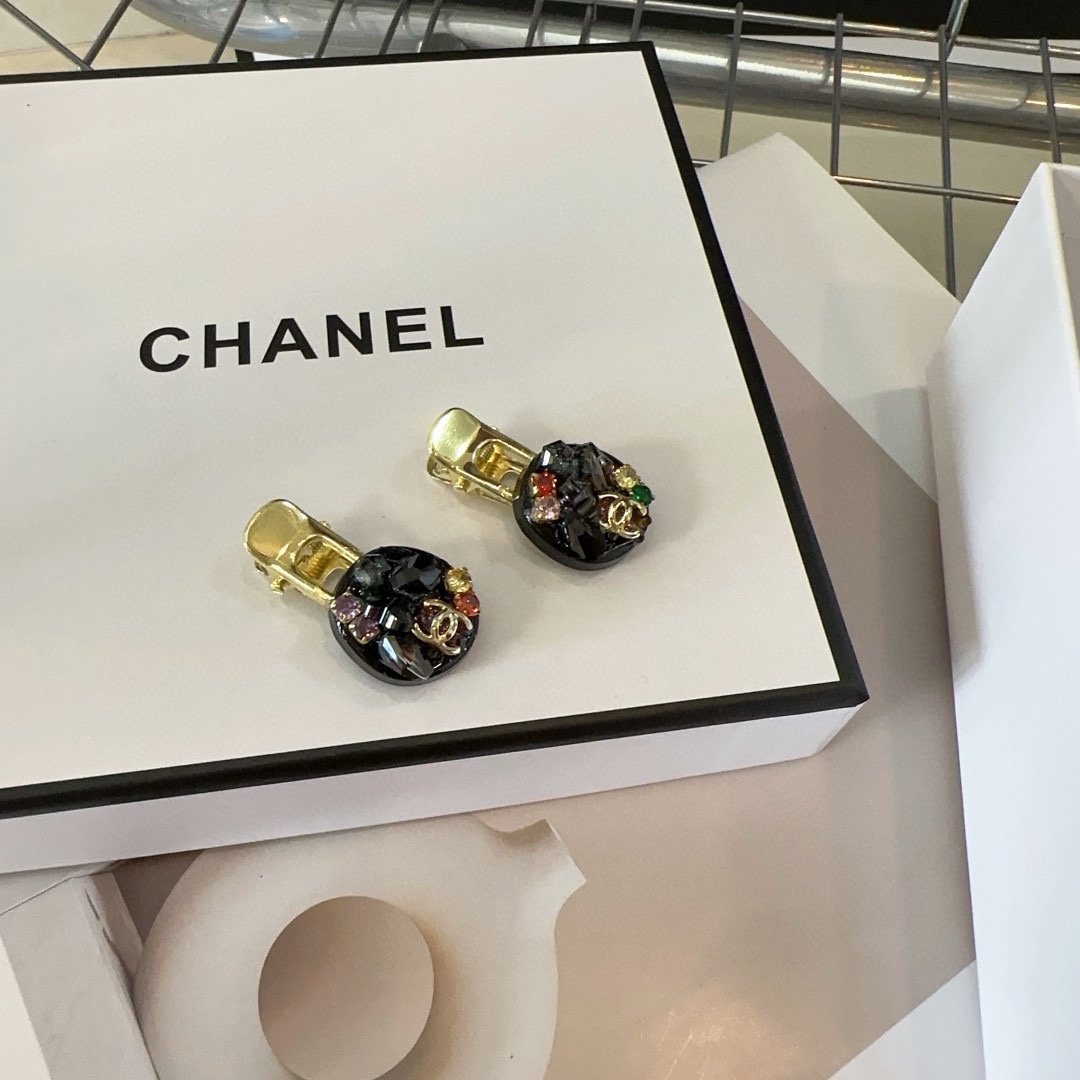 配包装盒一对Chanel香奈儿最新小香边夹刘海夹幻彩系列超级好看！小仙女必备