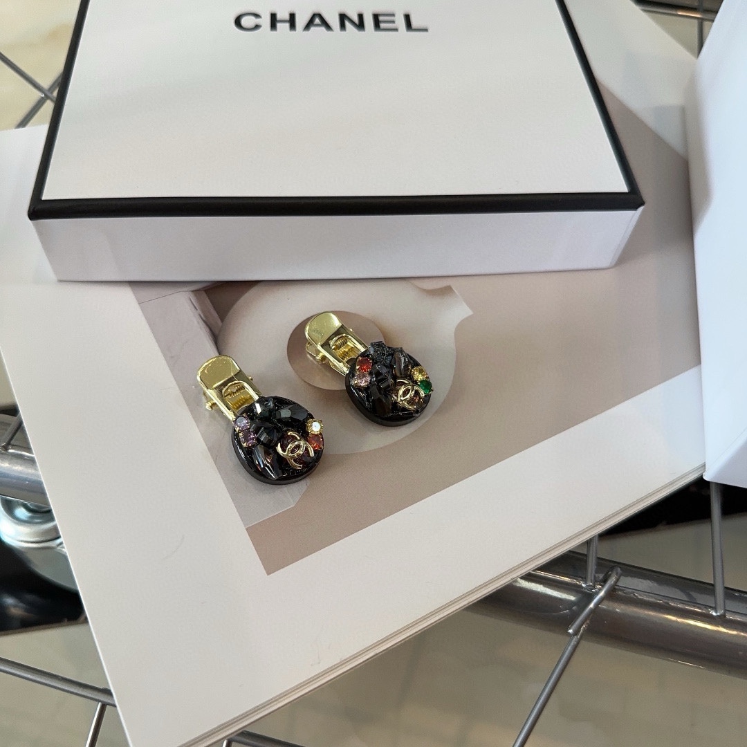 配包装盒一对Chanel香奈儿最新小香边夹刘海夹幻彩系列超级好看！小仙女必备