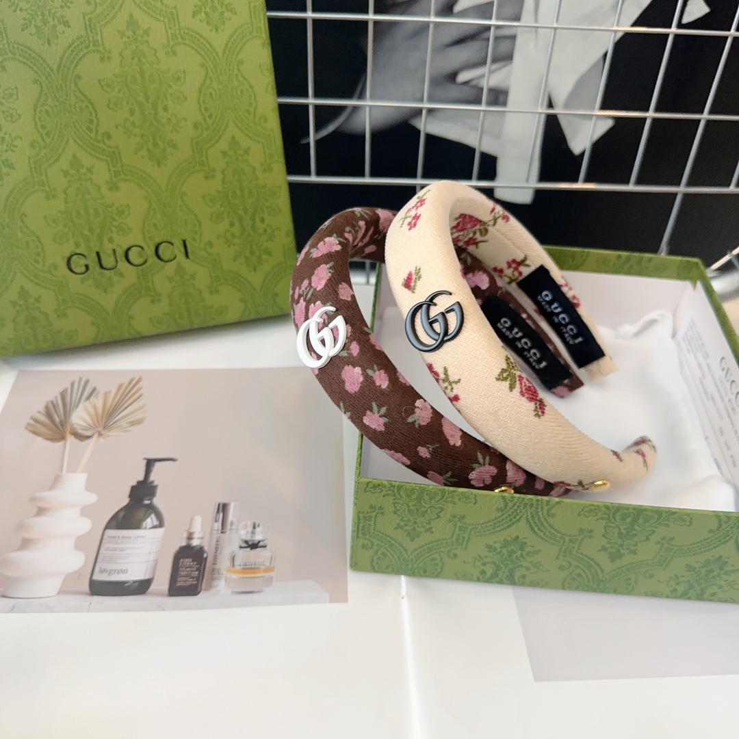 NO:278413,P packing box Gucci (Guchi) GG small flower hairband, fresh summer, fashionable and versatile, essential hair accessories for little fairies, hairpins, gucci, hairpins19860909P 配包装盒 Gucci(古奇) GG小花朵发箍,夏日小清新,时尚百搭,小仙女必备发饰,发夹,gucci,hairpins,accessory
